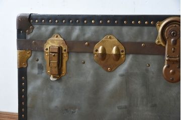 アンティーク雑貨　ビンテージスタイル　イギリスアンティークの大きなトランク