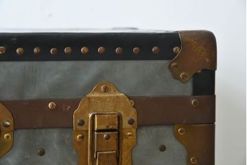 アンティーク雑貨　ビンテージスタイル　イギリスアンティークの大きなトランク