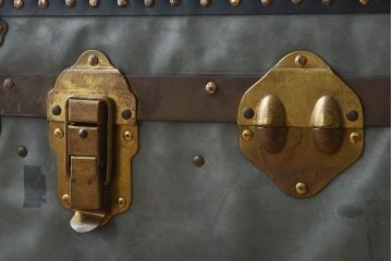 アンティーク雑貨　ビンテージスタイル　イギリスアンティークの大きなトランク
