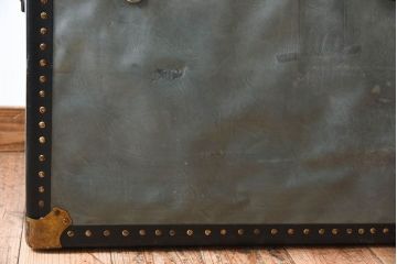 アンティーク雑貨　ビンテージスタイル　イギリスアンティークの大きなトランク