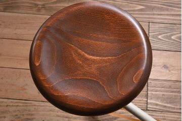 ラフジュ工房オリジナル　アイアンフレームの4脚格納スツール付き作業台(テーブル・机)