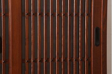 中古　タモ材製　民芸家具　高級品　2段重ね食器棚(定価38万8千円)