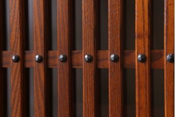 中古　タモ材製　民芸家具　高級品　2段重ね食器棚(定価38万8千円)