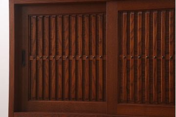 中古　タモ材製　民芸家具　高級品　2段重ね食器棚(定価38万8千円)