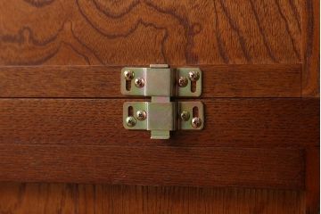 中古　タモ材製　民芸家具　高級品　2段重ね食器棚(定価38万8千円)