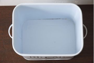 アンティーク雑貨　中古　ホーロー製　シェルリッドブレッド缶