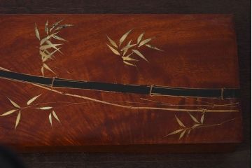 アンティーク雑貨 アンティーク 漆塗り クスノキ材 蒔絵入り襟箱(半襟箱)