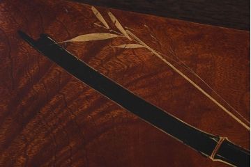 アンティーク雑貨 アンティーク 漆塗り クスノキ材 蒔絵入り襟箱(半襟箱)