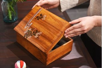 アンティーク雑貨　古い木製のレトロな小物収納箱