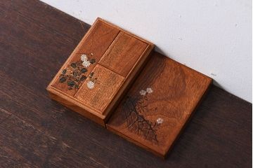 アンティーク雑貨　古い木製のレトロで小さな小物収納箱