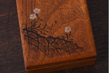 アンティーク雑貨　古い木製のレトロで小さな小物収納箱