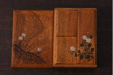 アンティーク雑貨　古い木製のレトロで小さな小物収納箱