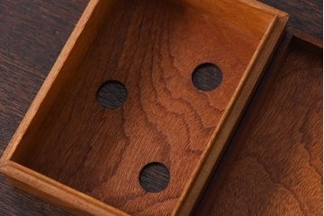 アンティーク雑貨　古い木製のレトロで小さな小物収納箱