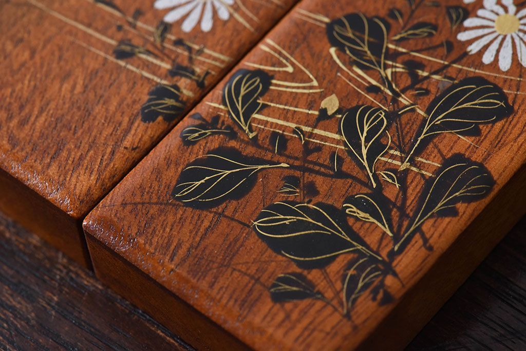 アンティーク雑貨　古い木製のレトロで小さな小物収納箱