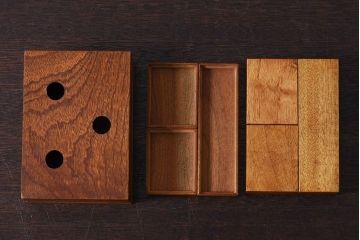 アンティーク雑貨　古い木製のレトロで小さな小物収納箱