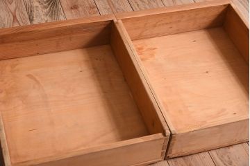 アンティーク家具　パイン材製　イギリスアンティークのサイドボード