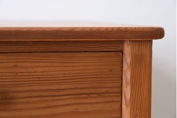 アンティーク家具　パイン材製　イギリスアンティークのサイドボード