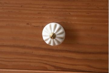 アンティーク家具　パイン材製　イギリスアンティークのサイドボード