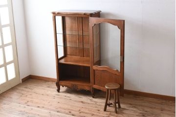 ヴィンテージ家具　フランスビンテージ　オーク材製　彫刻入りガラスケース(ショーケース)