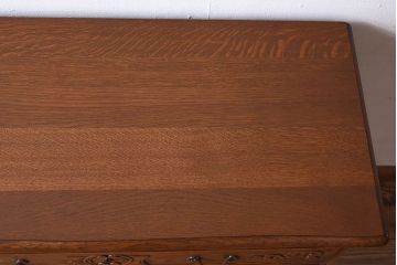 ヴィンテージ家具　フランスビンテージ　オーク材製　彫刻入り3段チェスト(キャビネット)