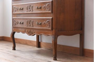 ヴィンテージ家具　フランスビンテージ　オーク材製　彫刻入り3段チェスト(キャビネット)