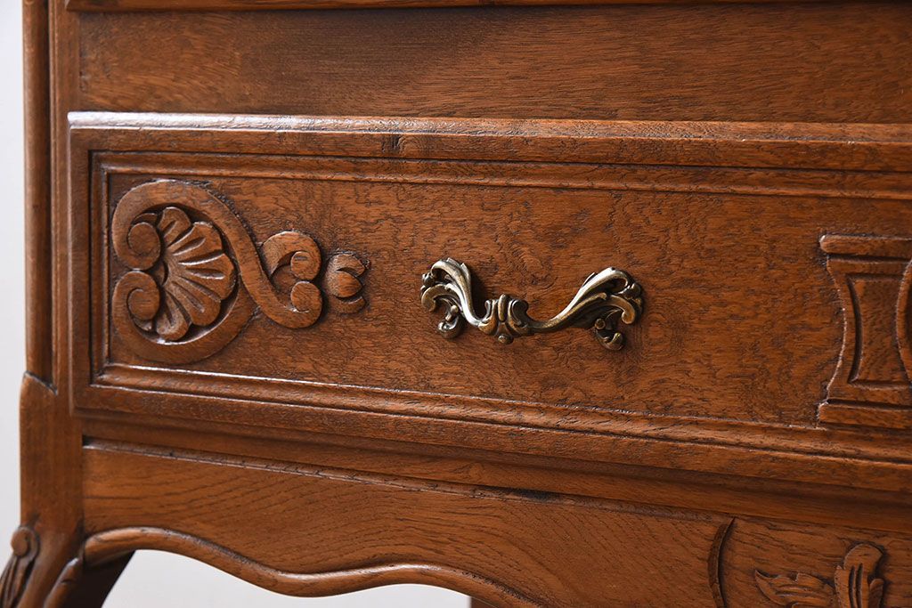 ヴィンテージ家具　フランスビンテージ　オーク材製　彫刻入り3段チェスト(キャビネット)