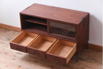 アンティーク家具　アンティーク　気泡ガラス引き戸の鉄脚ローボード(2)