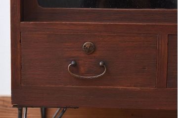 アンティーク家具　アンティーク　気泡ガラス引き戸の鉄脚ローボード(2)