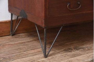 アンティーク家具　アンティーク　気泡ガラス引き戸の鉄脚ローボード(2)