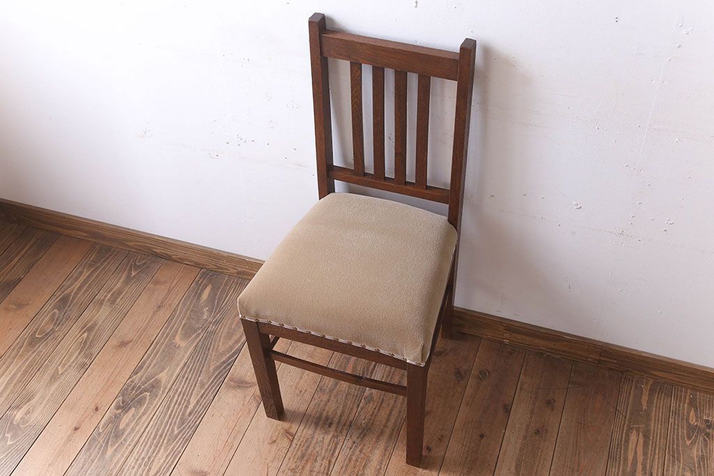 アンティーク家具　クッション座面　ナラ材製のシンプルなアンティークチェア(2)