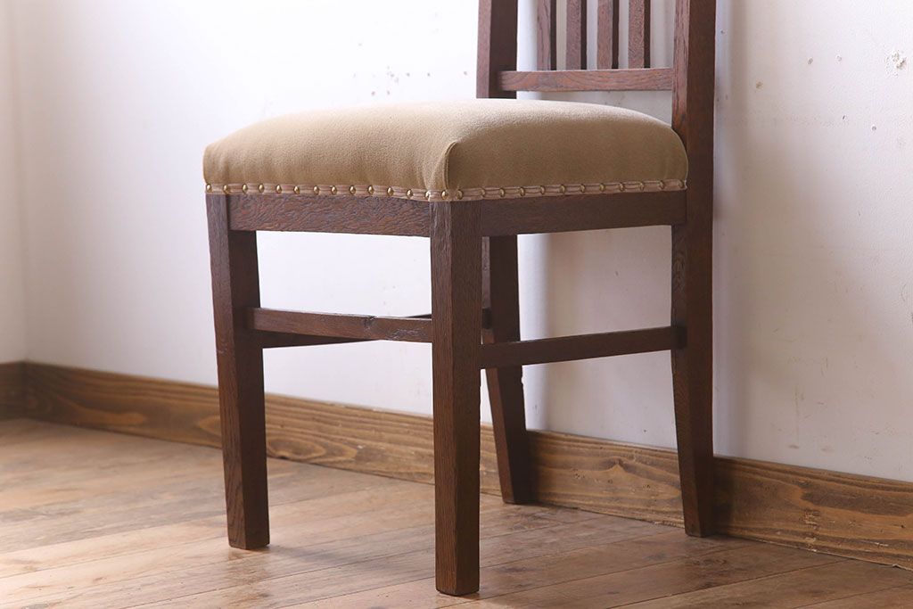 アンティーク家具　クッション座面　ナラ材製のシンプルなアンティークチェア(2)