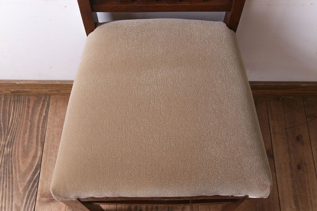 アンティーク家具　クッション座面　ナラ材製のシンプルなアンティークチェア(2)