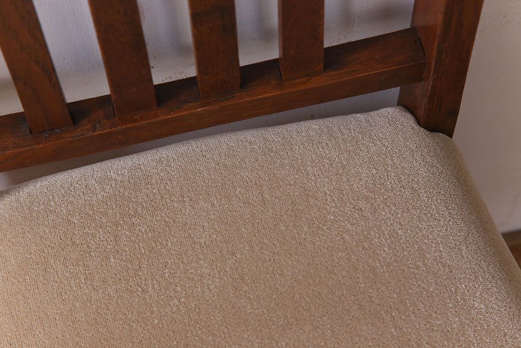 アンティーク家具　クッション座面　ナラ材製のシンプルなアンティークチェア(2)