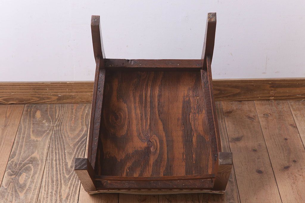 アンティーク家具　クッション座面　ナラ材製のシンプルなアンティークチェア(2)