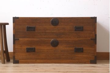 アンティーク家具　シンプルな古い木製の箪笥ローボード(衣装箪笥)