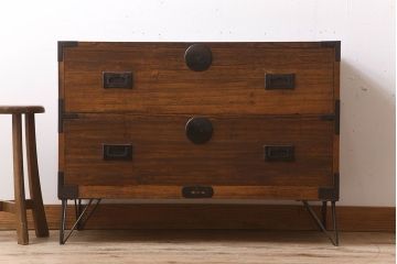 アンティーク家具　鉄脚付き!シンプルな古い木製の箪笥ローボード(衣装箪笥)