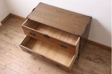 アンティーク家具　鉄脚付き!シンプルな古い木製の箪笥ローボード(衣装箪笥)