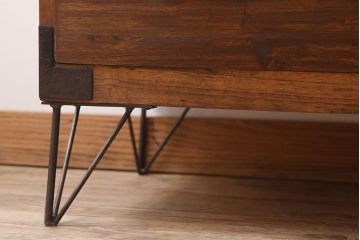 アンティーク家具　鉄脚付き!シンプルな古い木製の箪笥ローボード(衣装箪笥)