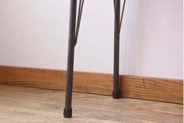 アンティーク家具　天板一枚板　ラワン材　シンプルな鉄脚テーブル(3)