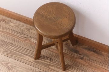 アンティーク家具　シンプルデザイン　アンティークの丸型スツール(2)