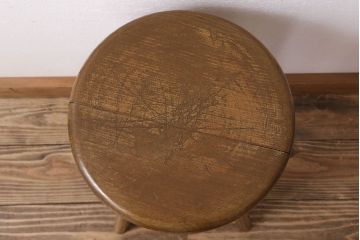 アンティーク家具　シンプルデザイン　アンティークの丸型スツール(2)