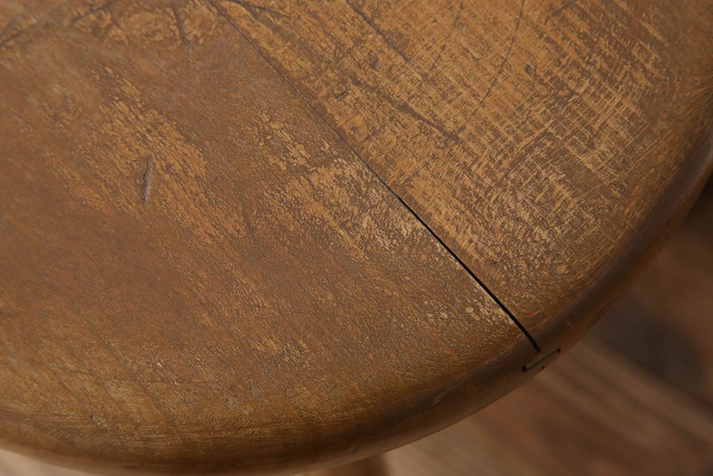 アンティーク家具　シンプルデザイン　アンティークの丸型スツール(2)