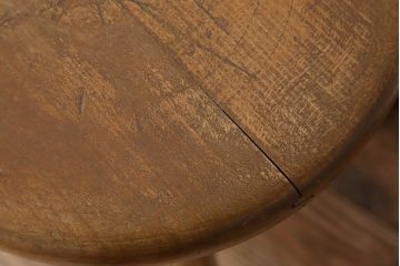 アンティーク家具　シンプルデザイン　アンティークの丸型スツール(2)
