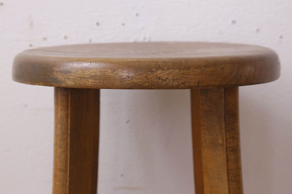 アンティーク家具　シンプルデザイン　アンティークの丸型スツール(2)