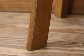 アンティーク家具　シンプルデザイン　アンティークの丸型スツール(2)