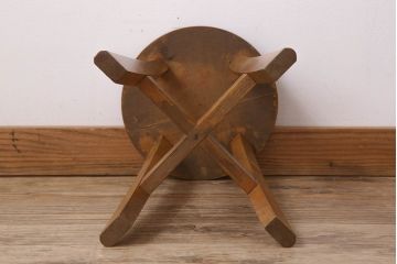 アンティーク家具　シンプルデザイン　アンティークの丸型スツール(2)