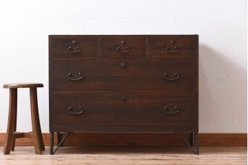 アンティーク家具　鉄脚付き　総桐材の衣装箪笥サイドボード