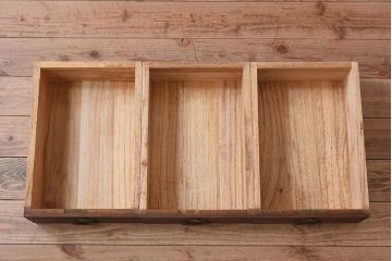 アンティーク家具　鉄脚付き　総桐材の衣装箪笥サイドボード