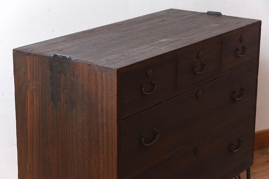 アンティーク家具　鉄脚付き　総桐材の衣装箪笥サイドボード