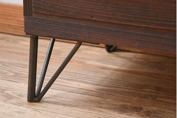 アンティーク家具　鉄脚付き　総桐材の衣装箪笥サイドボード